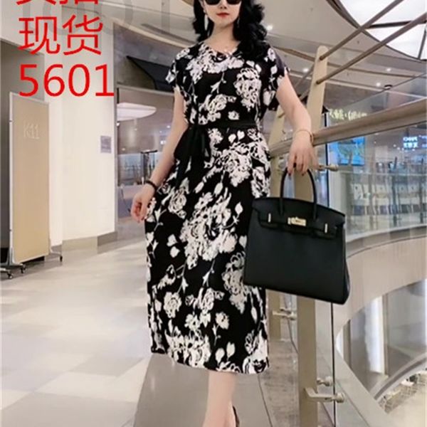 casual dresses designer dress 2021 new style temperament slim v-neck light luxury french high-end printed medium and long skirt sg9o, Black;gray
casual dresses designer dress 2021 new style temperament slim v-neck light luxury french high-end printed medium and long skirt sg9o, Black;gray