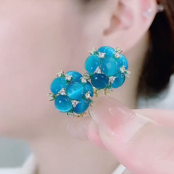 s925 silver needle bustling blossoming earrings fashion net stone cool summer, Golden;silver
s925 silver needle bustling blossoming earrings fashion net stone cool summer, Golden;silver
