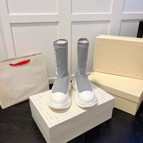 luxury designer boot for women graffiti knit tread slick boot lady platform shoes long booties winter fashion boots 35-40 with box pink blac, Black
luxury designer boot for women graffiti knit tread slick boot lady platform shoes long booties winter fashion boots 35-40 with box pink blac, Black