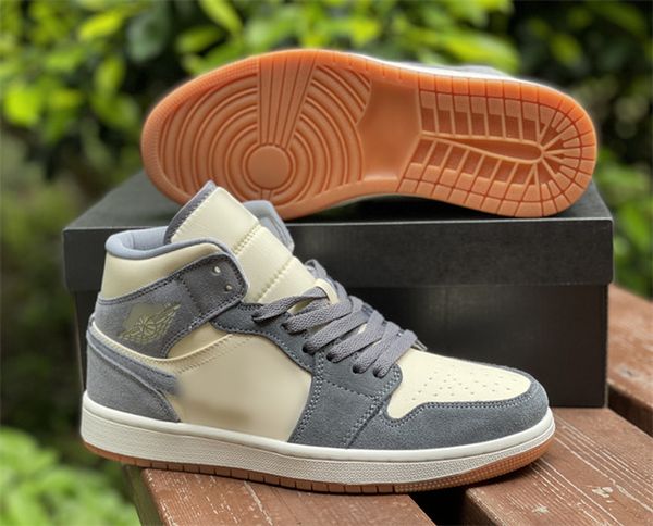 basketball shoes jumpman 1s mid coconut milks trainers mens womens outdoor trainers sports with original box
basketball shoes jumpman 1s mid coconut milks trainers mens womens outdoor trainers sports with original box