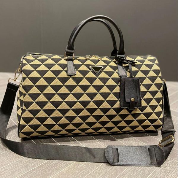 duffle bags triangular travel luggage embroider gym bag discovery sport outdoors packs handbags large outdoor capacity journey travels bag k
duffle bags triangular travel luggage embroider gym bag discovery sport outdoors packs handbags large outdoor capacity journey travels bag k