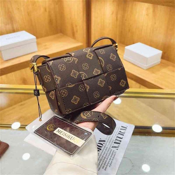70% factory online sale tuotuo light niche texture retro broadband single shoulder versatile trendy pillow bag
70% factory online sale tuotuo light niche texture retro broadband single shoulder versatile trendy pillow bag