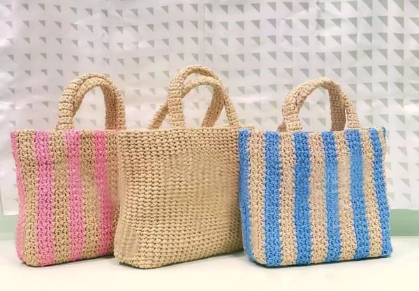 2022 designer raffia shoulder bedding bag luxury handbags mesh breathing bags tote women beach bags woven shopping summer straw microfiber e
2022 designer raffia shoulder bedding bag luxury handbags mesh breathing bags tote women beach bags woven shopping summer straw microfiber e