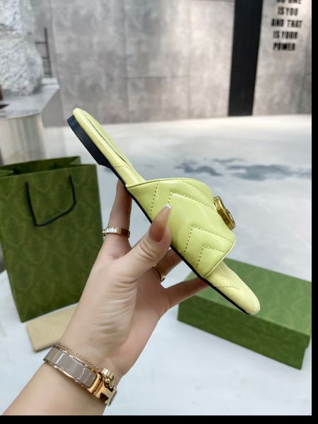 new 2022 r slippers graphic pink black leather sandals wide cross lace gold metal text size 35-42
new 2022 r slippers graphic pink black leather sandals wide cross lace gold metal text size 35-42