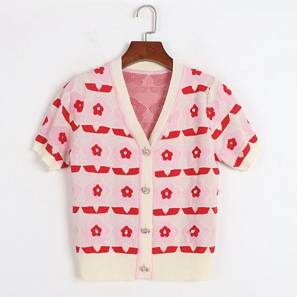 v-neck short-sleeved cardigan sweater women spring summer flower jacquard diamond button heart knitted sweater w189, White;black
v-neck short-sleeved cardigan sweater women spring summer flower jacquard diamond button heart knitted sweater w189, White;black