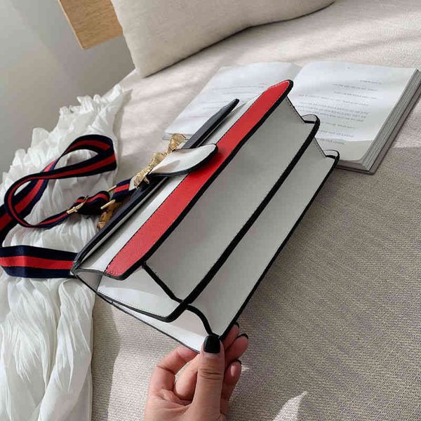 factory direct sale women's 2022 spring new slubby korean fashion temperament large capacity color contrast hand designer bag
factory direct sale women's 2022 spring new slubby korean fashion temperament large capacity color contrast hand designer bag
