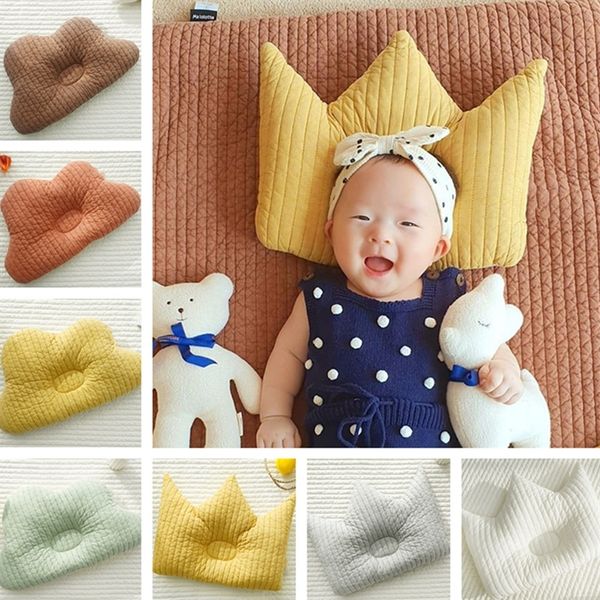 1pcs born baby infant pillows cute clouds crown shape baby shaping pillow prevent flat head breathable bedding pillows 220816
1pcs born baby infant pillows cute clouds crown shape baby shaping pillow prevent flat head breathable bedding pillows 220816
