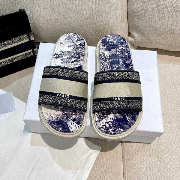 women's summer outdoor casual embroidery slide sandals fashion luxury designer ladies shoes letter flip flop size 35-41, Black
women's summer outdoor casual embroidery slide sandals fashion luxury designer ladies shoes letter flip flop size 35-41, Black