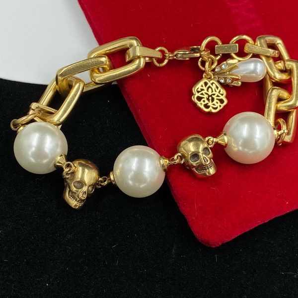 new designed skull charm women's bracelet metal with diamonds pearl luxury ladies thick chain bracelets designer jewelry amq-6, Golden;silver
new designed skull charm women's bracelet metal with diamonds pearl luxury ladies thick chain bracelets designer jewelry amq-6, Golden;silver