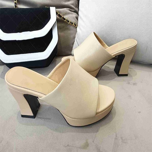 luxury fashion casual summer louiseity men women channel sandals slippers multicolor platform wedge heels letters viutonity d036, Black
luxury fashion casual summer louiseity men women channel sandals slippers multicolor platform wedge heels letters viutonity d036, Black