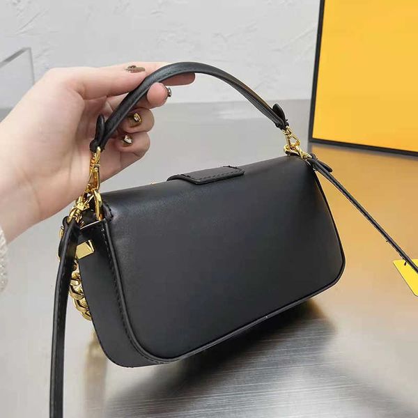 designer women brooch baguette shoulder bag fashion classic baguettes handbags woman big chain strap underarm handbag luxurys designers bags
designer women brooch baguette shoulder bag fashion classic baguettes handbags woman big chain strap underarm handbag luxurys designers bags