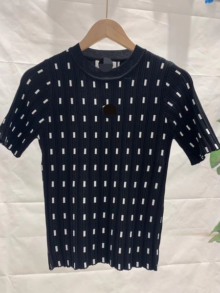 60 2022 runway summer brand same style t shirt crew neck long sleeve pullover crew neck women's sweaters meiyi, White;black
60 2022 runway summer brand same style t shirt crew neck long sleeve pullover crew neck women's sweaters meiyi, White;black