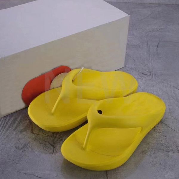 2023 sandals slipper designer men women rubber patent leather it is a kind of shoes that can be matched with clothes at will 36-45, Black
2023 sandals slipper designer men women rubber patent leather it is a kind of shoes that can be matched with clothes at will 36-45, Black