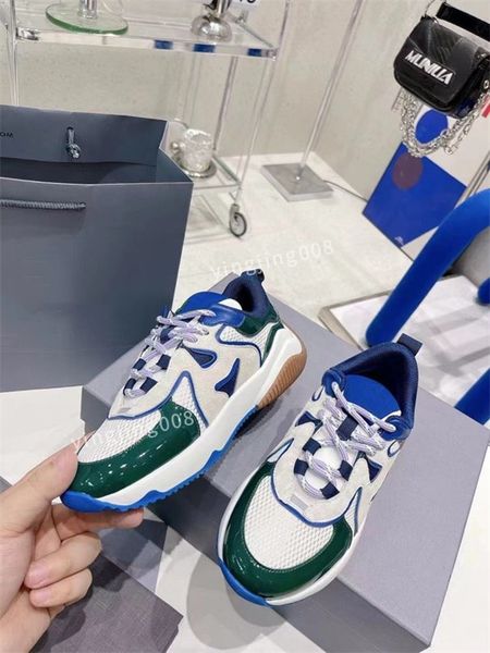 2022 men running shoes designer socks boots fashion sneaker speed trainer black green glitter mens trainers dress shoes
2022 men running shoes designer socks boots fashion sneaker speed trainer black green glitter mens trainers dress shoes