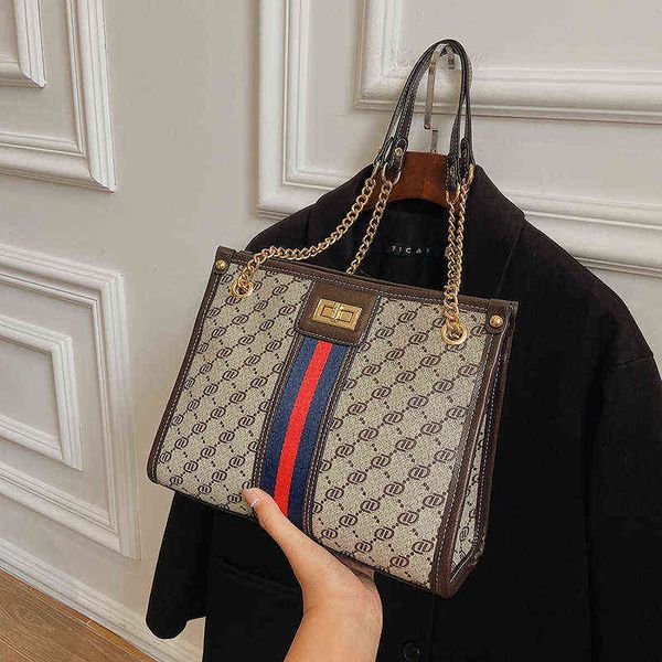 high sense printed bag women's 2022 fashion high-capacity chain shoulder versatile casual tote bag
high sense printed bag women's 2022 fashion high-capacity chain shoulder versatile casual tote bag