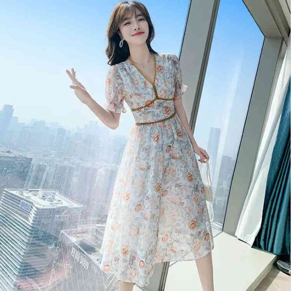 french fairy floral dress 2022 summer new women's medium length style thin v-neck chiffon skirt, Black;white
french fairy floral dress 2022 summer new women's medium length style thin v-neck chiffon skirt, Black;white