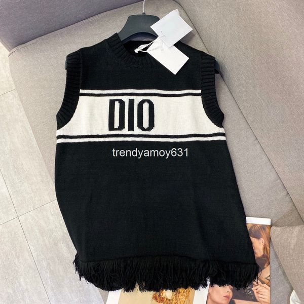 women's sweaters 21 autumn and winter color contrast three-dimensional embroidery simple, loose thin english letter tassel sleeveless v, White;black
women's sweaters 21 autumn and winter color contrast three-dimensional embroidery simple, loose thin english letter tassel sleeveless v, White;black