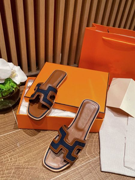 2022 mens womens slippers summer rubber sandals beach slide fashion scuffs t indoor shoes slipper sandal size 35-48 with box 0321, Black
2022 mens womens slippers summer rubber sandals beach slide fashion scuffs t indoor shoes slipper sandal size 35-48 with box 0321, Black