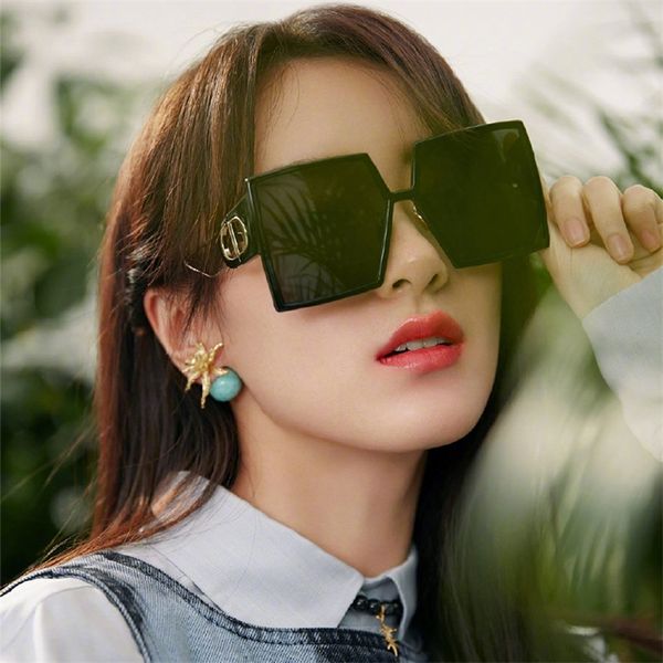 22% off 2022 luxury fashion design high version sunglasses family same generous frame and female show small face montaigne, White;black
22% off 2022 luxury fashion design high version sunglasses family same generous frame and female show small face montaigne, White;black