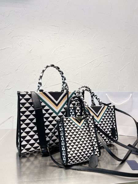 women shopping bag fashion embroidered handbag single shoulder handbag designer handbags multi size and large capacity
women shopping bag fashion embroidered handbag single shoulder handbag designer handbags multi size and large capacity