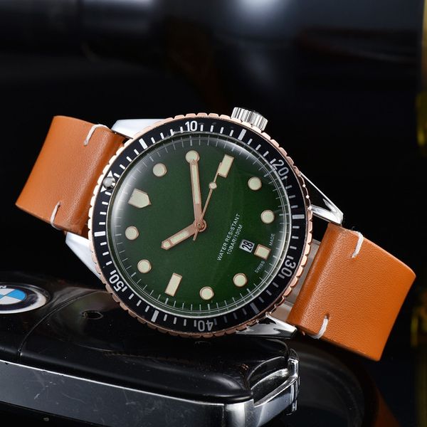 2022 men luxury watch three stitches quartz watches european brand with calendar function clock fashion leather strap montre de luxe gift, Slivery;brown
2022 men luxury watch three stitches quartz watches european brand with calendar function clock fashion leather strap montre de luxe gift, Slivery;brown