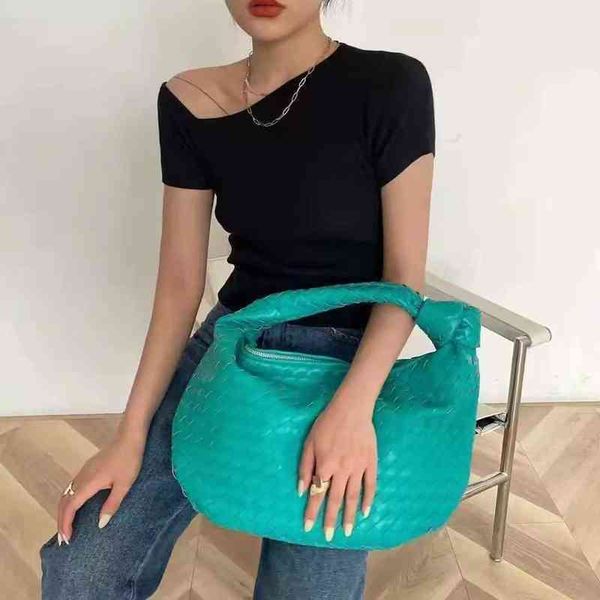 large capacity sheepskin woven totes bag semi circular leather croissant bag with sheepskin lining genuine leather shoulder bag 220512
large capacity sheepskin woven totes bag semi circular leather croissant bag with sheepskin lining genuine leather shoulder bag 220512