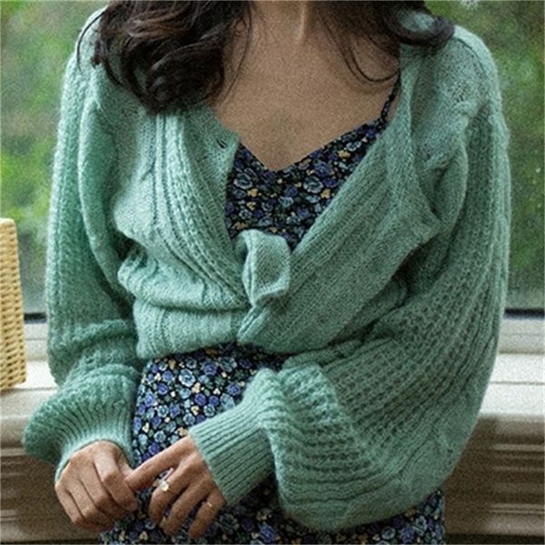 women sweater fall/winter 2020 new knitted cardigan fashionable retro solid color loose short knit cardigan jacket lj201114, White;black
women sweater fall/winter 2020 new knitted cardigan fashionable retro solid color loose short knit cardigan jacket lj201114, White;black