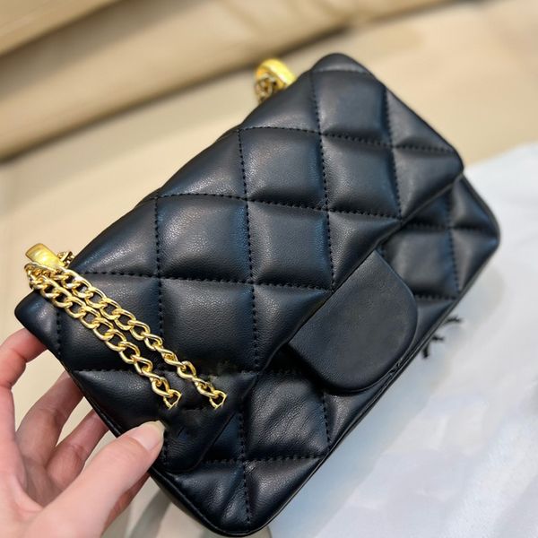 designer handbags women's shoulder bags classic flap handbags chain plaid diagonal velvet line fashion two letters solid color buckle l
designer handbags women's shoulder bags classic flap handbags chain plaid diagonal velvet line fashion two letters solid color buckle l