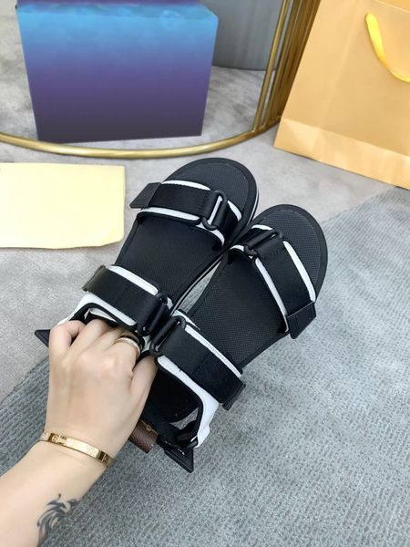 women's sandals luxury brand shoes pool pillow comfort flat slippers all-matching casual women beach shoes trend 35-42, Black
women's sandals luxury brand shoes pool pillow comfort flat slippers all-matching casual women beach shoes trend 35-42, Black