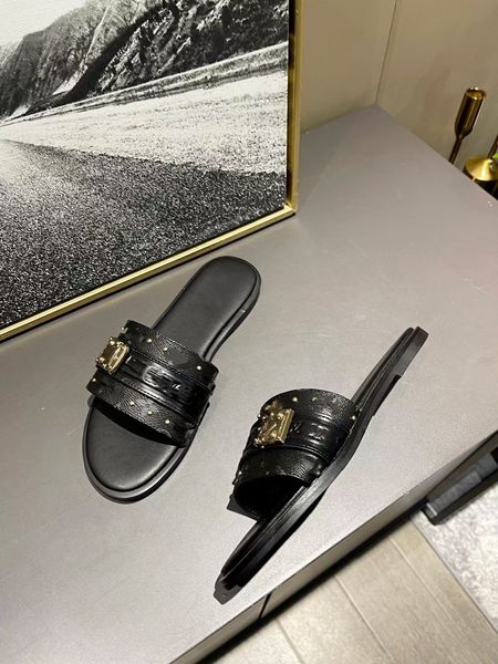 embroidered fabric slides slippers black beige multicolor embroidery mules womens home flip flops casual sandals summer 0801
embroidered fabric slides slippers black beige multicolor embroidery mules womens home flip flops casual sandals summer 0801
