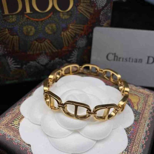 factory outlet used female classic pig nose net red fashion bracelet high version, Black
factory outlet used female classic pig nose net red fashion bracelet high version, Black