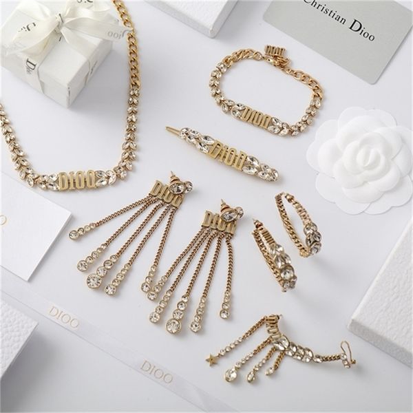 2022 20% off designer jewelry d letter female horse eye crystal necklace di family brass earrings earclip set, Golden
2022 20% off designer jewelry d letter female horse eye crystal necklace di family brass earrings earclip set, Golden