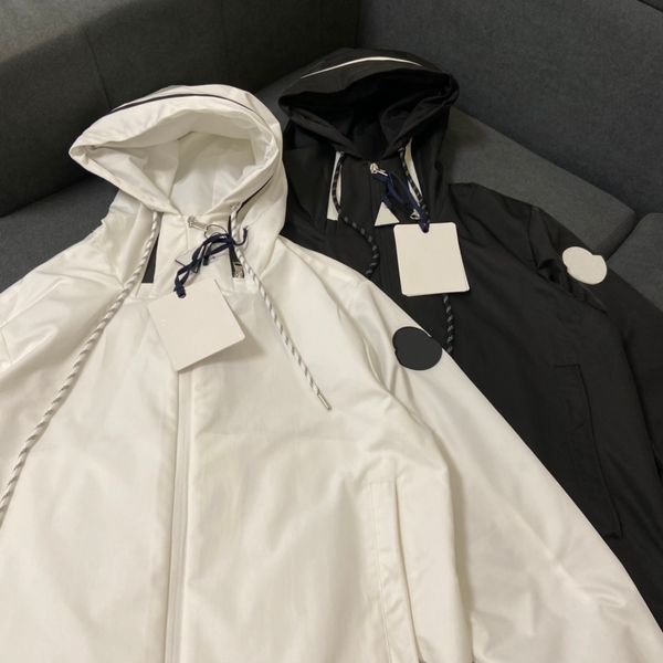 autumn and winter high end brand clothing jackets fashion outdoor windproof material designer jacket classic zipper stitching print design, Black;brown
autumn and winter high end brand clothing jackets fashion outdoor windproof material designer jacket classic zipper stitching print design, Black;brown
