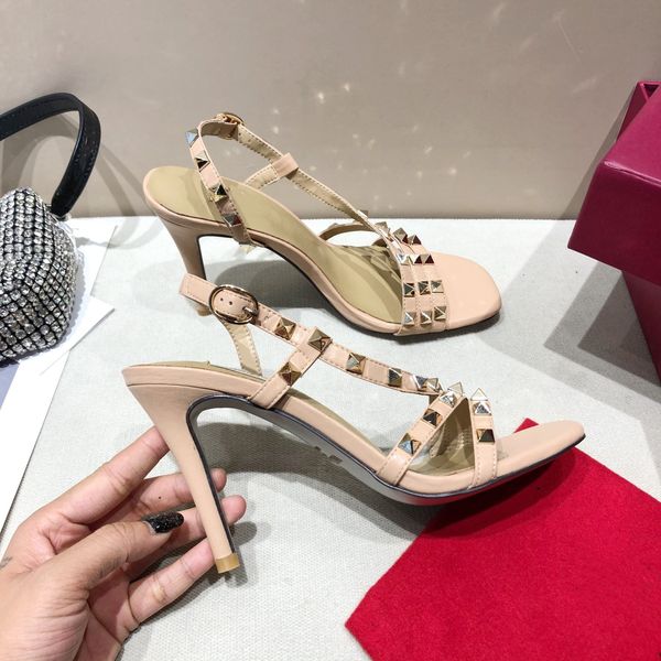 latest designer sandal women leather sandals design shoes for woman high heels gift for lover and mother size35-42cm, Black
latest designer sandal women leather sandals design shoes for woman high heels gift for lover and mother size35-42cm, Black