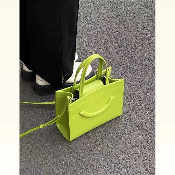leisure large capacity oblique inclined shoulder bag women handbag three-dimensional
leisure large capacity oblique inclined shoulder bag women handbag three-dimensional