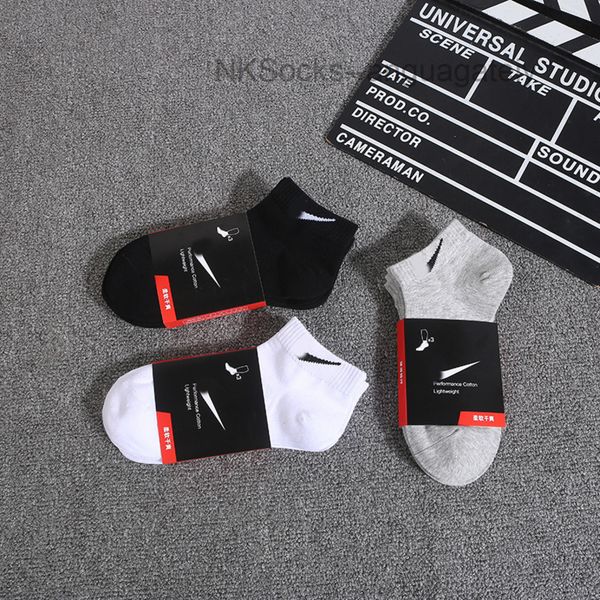 fashion men's sports socks classic hook brand medium tube solid men women basketball sweat absorbing breathable short boat sock luxury, Black
fashion men's sports socks classic hook brand medium tube solid men women basketball sweat absorbing breathable short boat sock luxury, Black