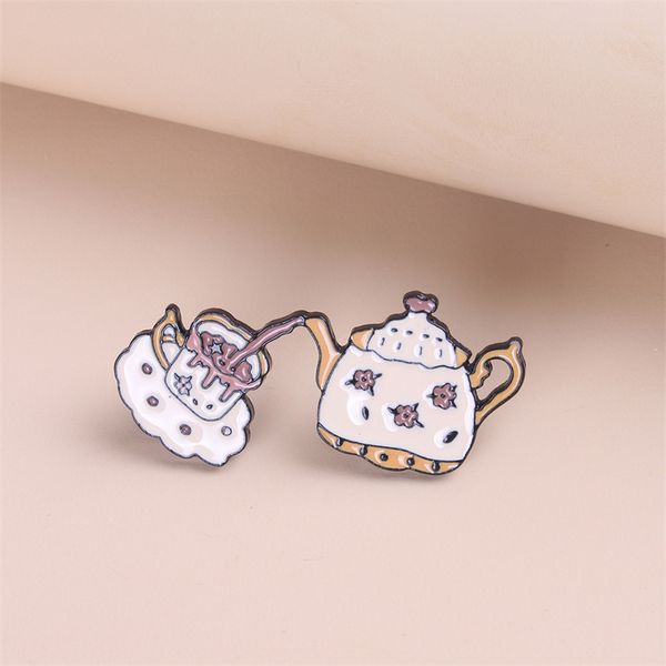 simple kettle brooch pour coffee mug travel badge shirt bag lapel pin men's and women's jewelry, Gray
simple kettle brooch pour coffee mug travel badge shirt bag lapel pin men's and women's jewelry, Gray