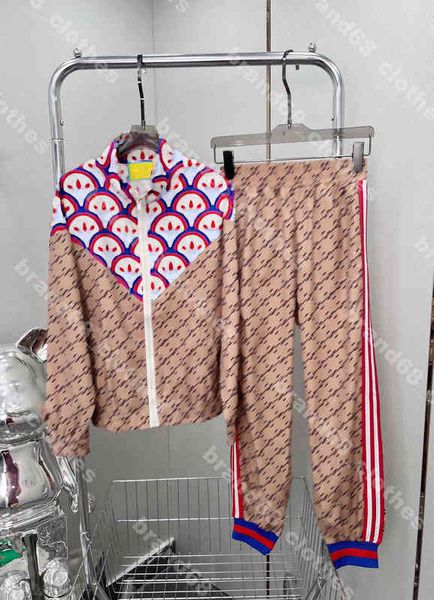 women designer luxury tracksuits sun protection hooded jacket 2 piece pants ff..ndi brand clover logo print long sleeve zip hoodies caot sui, Gray
women designer luxury tracksuits sun protection hooded jacket 2 piece pants ff..ndi brand clover logo print long sleeve zip hoodies caot sui, Gray