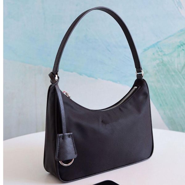 niche design bag ob03 women's summer 2022 new light luxury brand high-grade texture crocodile pattern one-shoulder hand-held hourglass
niche design bag ob03 women's summer 2022 new light luxury brand high-grade texture crocodile pattern one-shoulder hand-held hourglass