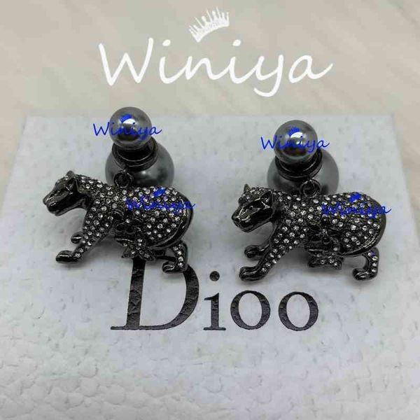 factory outlet new diamond inlaid animal black women's pearl fashion earrings, Golden
factory outlet new diamond inlaid animal black women's pearl fashion earrings, Golden
