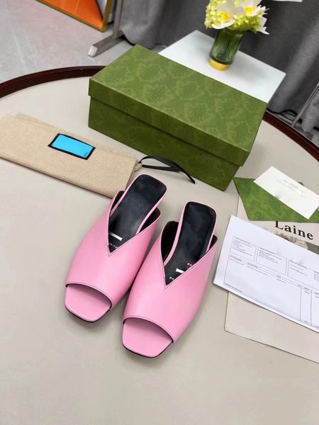 new 2022 good quality women's medium v-shaped high heel lace single shoe office carbon grandmother shoes black blue and red dress size
new 2022 good quality women's medium v-shaped high heel lace single shoe office carbon grandmother shoes black blue and red dress size