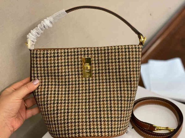 bags houndstooth lattice tote ladies fashion handbag shoulder leather designer crossbody female purses with two belt bucket 220302
bags houndstooth lattice tote ladies fashion handbag shoulder leather designer crossbody female purses with two belt bucket 220302
