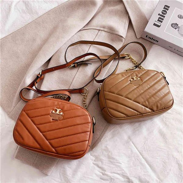2021 early autumn new one shoulder chain bag women's fashion texture large capacity soft camera bag messenger small square236d
2021 early autumn new one shoulder chain bag women's fashion texture large capacity soft camera bag messenger small square236d