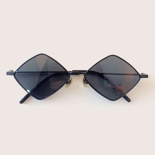 single nice rhombus new metal style female frame sunglasses gcfb, White;black
single nice rhombus new metal style female frame sunglasses gcfb, White;black