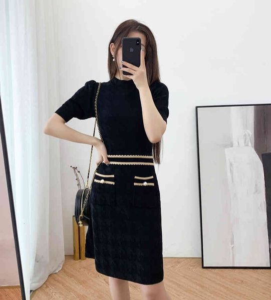 fadan s home early autumn half high neck short sleeve knitted dark jacquard contrast color show thin waist closing temperament dress, Black;gray
fadan s home early autumn half high neck short sleeve knitted dark jacquard contrast color show thin waist closing temperament dress, Black;gray