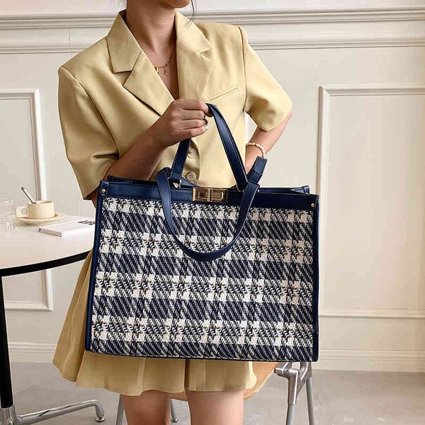 ladies fashion personality trend new brand bag wholesale canvas women's portable shoulder grid pattern large capacity mommy tote
ladies fashion personality trend new brand bag wholesale canvas women's portable shoulder grid pattern large capacity mommy tote