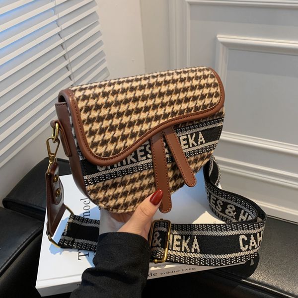 burminsa wide strap saddle small shoulder crossbody bags for women brand designer woolen cloth plaid ladies handbags winter 2022
burminsa wide strap saddle small shoulder crossbody bags for women brand designer woolen cloth plaid ladies handbags winter 2022