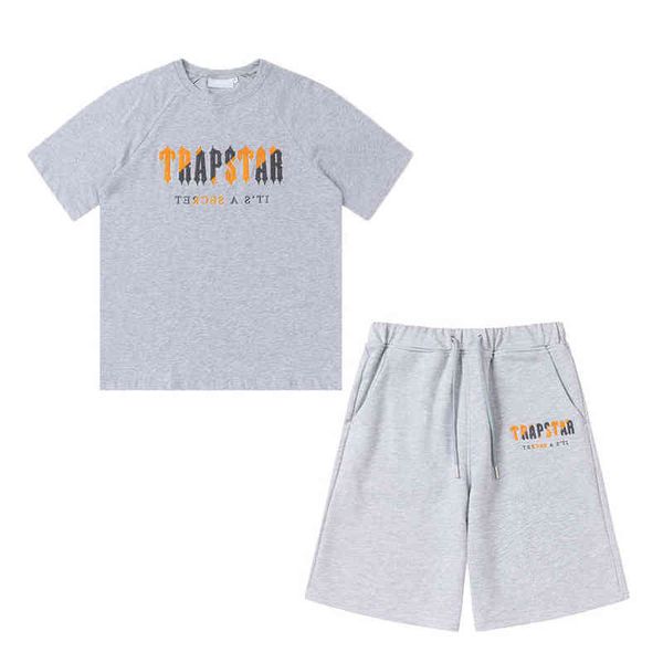 22ss trapstar new men's t shirt short sleeve outfit chenille tracksuit black cotton london streetwear sports sweat suits pants sportwea, Gray
22ss trapstar new men's t shirt short sleeve outfit chenille tracksuit black cotton london streetwear sports sweat suits pants sportwea, Gray