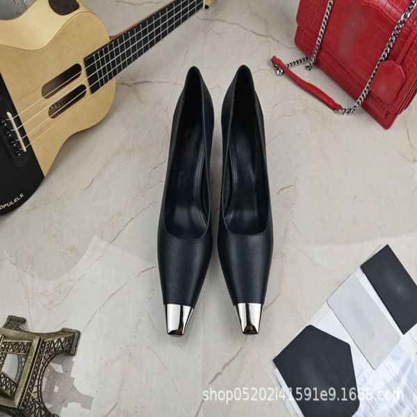sandals black high-heeled shoes female xia rose park caiying same cowhide minority square head patent leather thin heel temperament sandals
sandals black high-heeled shoes female xia rose park caiying same cowhide minority square head patent leather thin heel temperament sandals