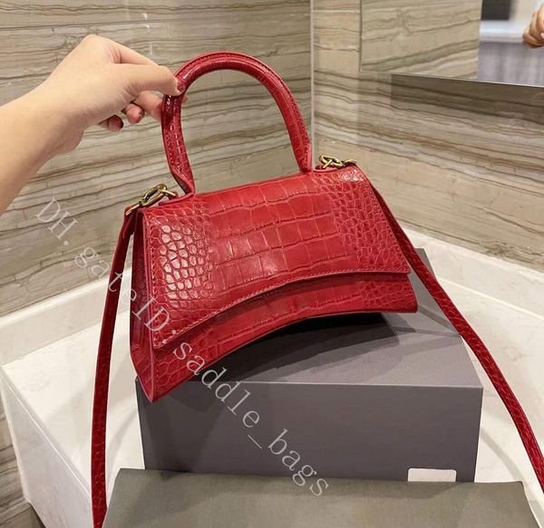 luxury designer wallet bag cross body shoulder purse half moon fashion lady shopping handbag women letter popular totes cartoon pillow pract
luxury designer wallet bag cross body shoulder purse half moon fashion lady shopping handbag women letter popular totes cartoon pillow pract